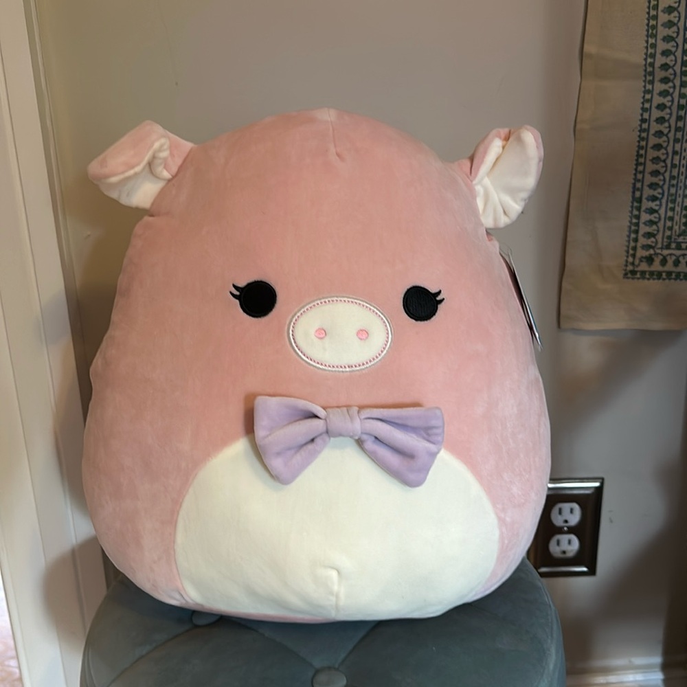 Hettie the Pig Squishmallow